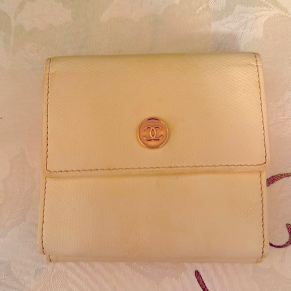 Chanel  wallet - Picture 1 of 6
